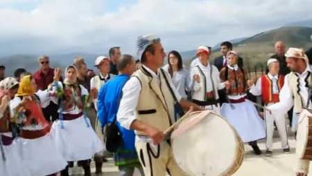 RODE SE U NEMAČKOJ, UPIŠU IH NA KOSOVU! Koliko Albanaca zaista živi na KiM?