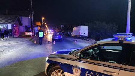 VOZAČ ZASPAO ZA VOLANOM? Saobraćajna nesreća na Voždovcu, autobus naleteo na automobile