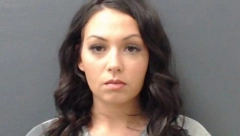 POHOTNA NASTAVNICA MATEMATIKE OPTUŽENA ZA SILOVANJE Sa učenikom imala odnose i u školi, otac je SVE ZNAO