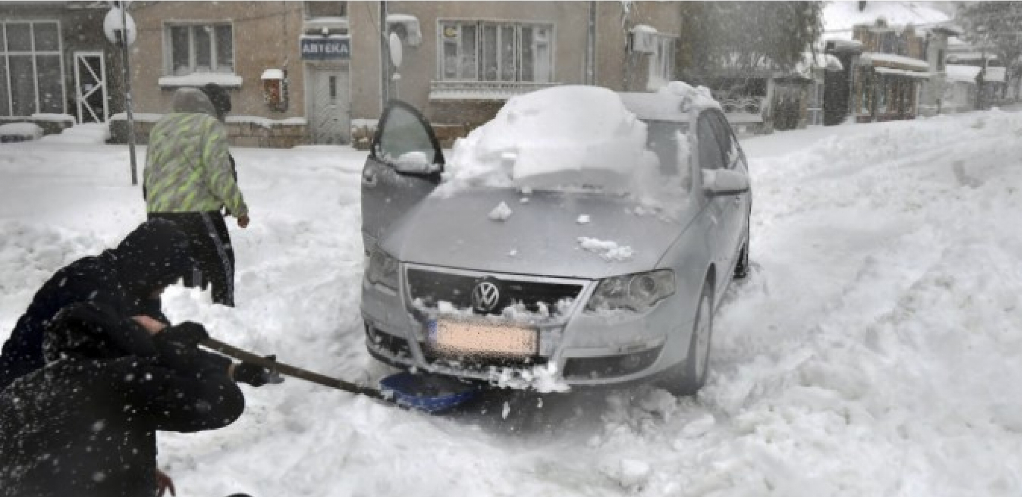 U SEKUNDI ŠTETA 250 EVRA Najčešća greška koju pravimo, kad auto zimi neće da upali