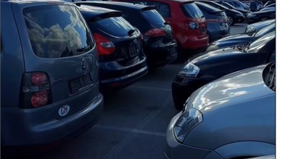 KO ĆE DOGODINE USPETI DA SE PARKIRA? Automobili su svake dve godine širi za jedan centimetar?