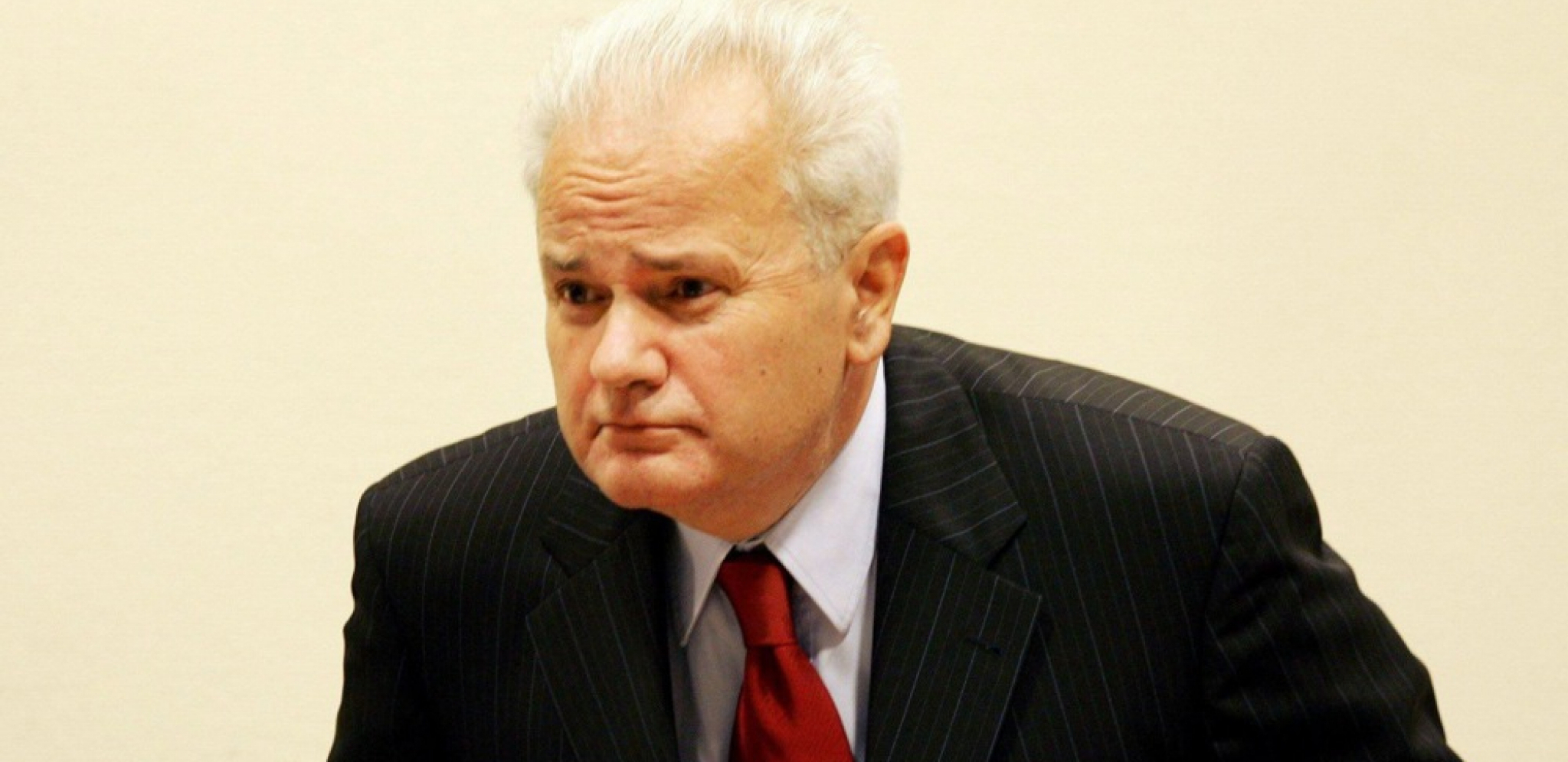 MILOŠEVIĆEV MOZAK OSTAO U HAGU? Kovčeg sa telom je u Srbiju stigao zapečaćen, a haški službenik se izlanuo o obdukciji