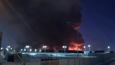 VATRA GUTA 50.000 KAVDRATA Veliki požar u Sankt Peterburgu (VIDEO)