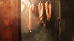 POVLAČI SE POLUTRAJNA KOBASICA Pronađeno prisustvo opasne bakterije