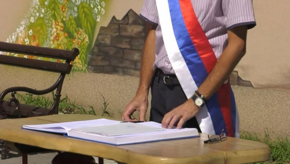 ŠOK NA BG VENČANJU Mladi drug dao papir, usledio je horor - tu je saznala istinu o svom mužu! ZAVRŠILO SE S PRETNJAMA