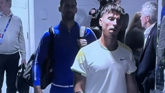 NIJE ZNAO GDE JE LEVO Hrvata pojela trema, izgubio se, a onda mu je Novak Đoković pomogao