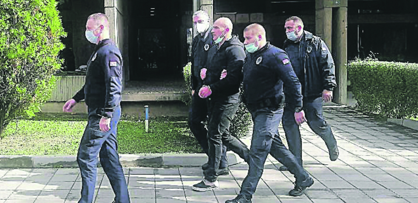 DNK TRAGOVI OTKRIVAJU PLJAČKAŠA ZLATARE? Magnet za žene optužen, a po tragovima ispada da su ISTU RUKAVICU nosila TRI čoveka