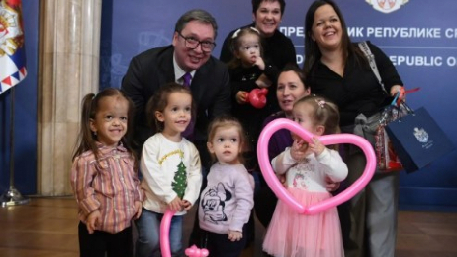 "DRAGA DECO... HVALA VAM!" Vučić se obratio roditeljima i deci oboleloj od teških bolesti, ima MOĆNU PORUKU za sve