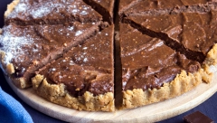 ČAROBNA ČOKOLADNA PITA Sa bogatim nadevom Svaki zalogaj je sve bolji, prste da poližete