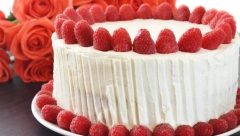TORTA SA MALINAMA I MLEVENIM KEKSOM Fenomenalna poslastica, uzećete parče više