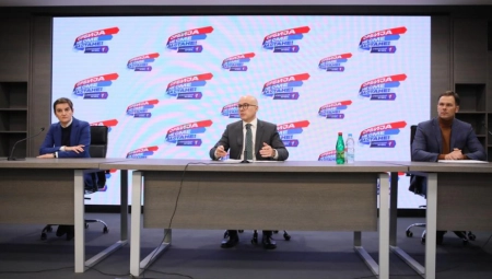 TAČNO U 17 ČASOVA! Danas sednica Predsedništva SNS - posle toga izjave za medije!