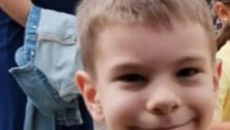 Vukašin (6) otišao na lečenje u Italiju - Ispratila ga i direktorka RFZO! Majka presrećna: "Nadam se da će nakon operacije imati normalno detinjstvo"