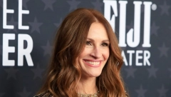 DŽULIJA ROBERTS NIKAD LEPŠA, A NI MLAĐA Apsolutno oduševila frizurom koju obožavaju Srpkinje, sve oči su bile uprte u nju