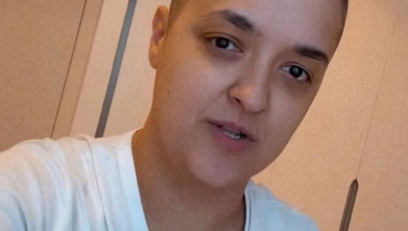 SIN MARIJE ŠERIFOVIĆ UŽIVA NA PLAŽI Majka i sin na prvom zajedničkom putovanju, pevačicu još niste videli u ovom izdanju