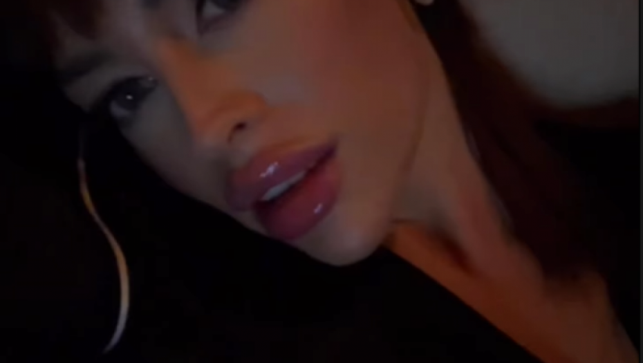 ŽENA OGNJENA AMIDŽIĆA NE LIČI NA SEBE Trudnu Minu nikada niste videli u ovom izdanju