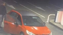 BEZ BLAMA SIPALI GORIVO PA POBEGLI Snimak krađe sa benzinske pumpe šokirao ljude, a zbog ovog im se svi smeju