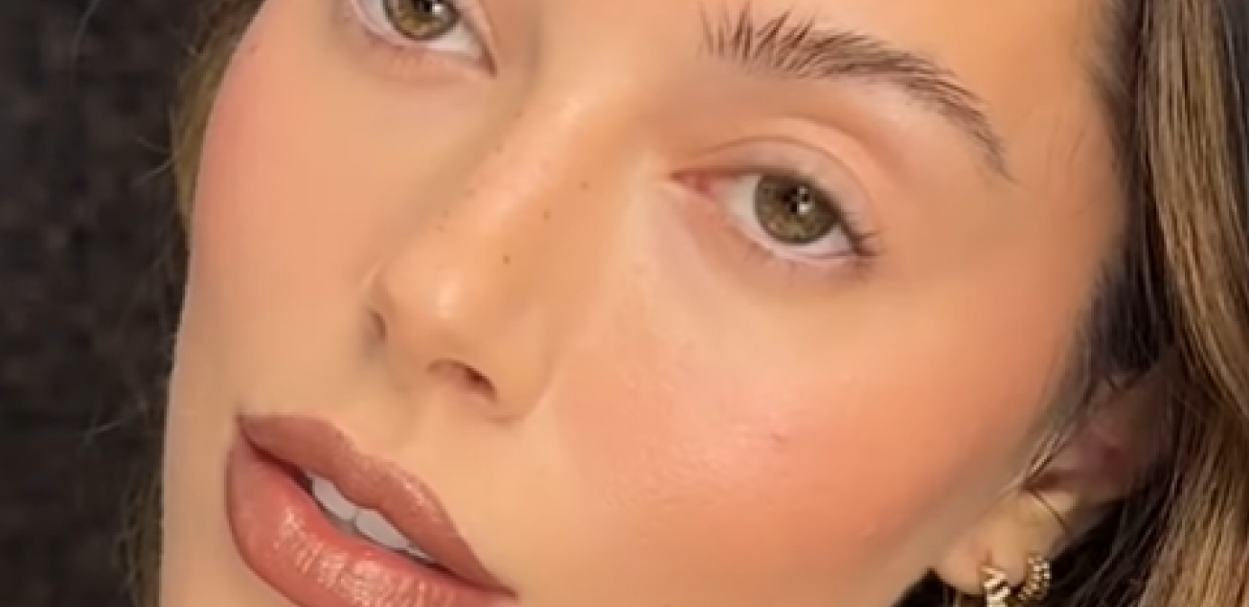 BRAON ŠLJOKIČAVE USNE SU GLAVNI TREND SEZONE Bjuti influenserke ih obožavaju, slažu se uz svaki mejkap
