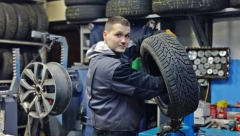 Aleksandar (28) je vulkanizer sa diplomom fakulteta: Neverovatan put Beograđanina