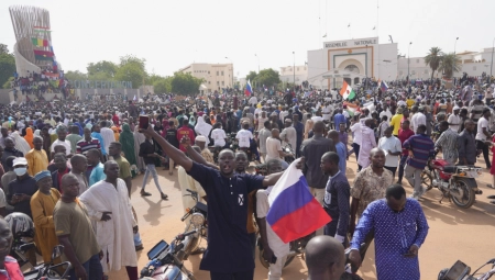 RUSIJA BACA SIDRO U AFRICI Francuzi se povukli, Moskva preuzima kormilo
