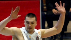 DEĆO MOJ, VOLI TE TVOJ MUNZE Igrali su zajedno u Partizanu i bili više od saigrača: Emotivan oproštaj Novice Veličkovića od Dejana Milojevića