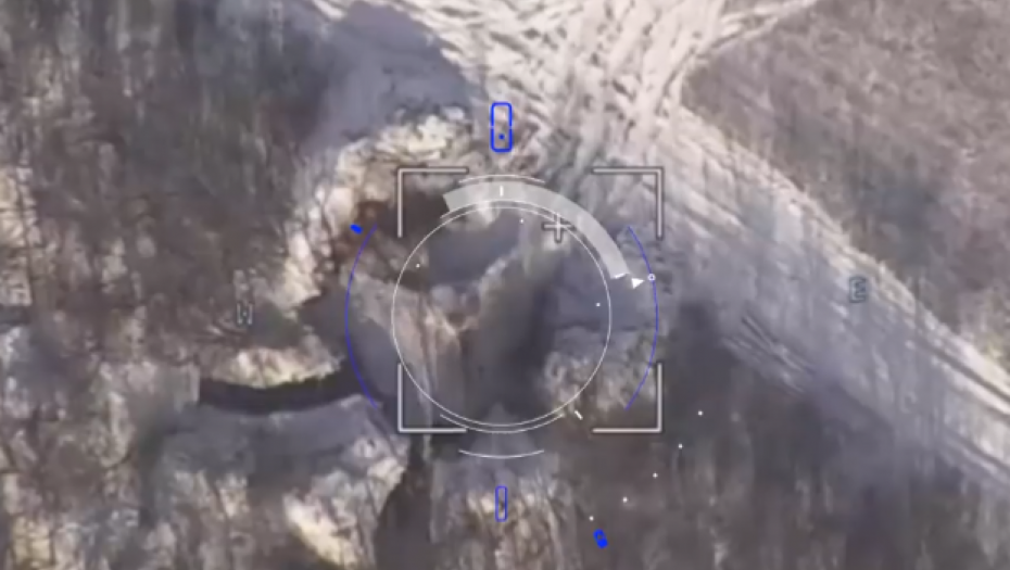 "LANCENT" UNIŠTIO UKRAJINSKU HAUBICU Žestoka detonacija na frontu (VIDEO)