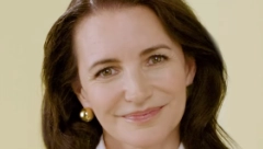 ZVEZDA SERIJE "SEKS I GRAD" U NOVOM MODNOM POHODU Slavnog dizajnera inspirisala elegantna Šarlot, jedan detalj je neizostavan!