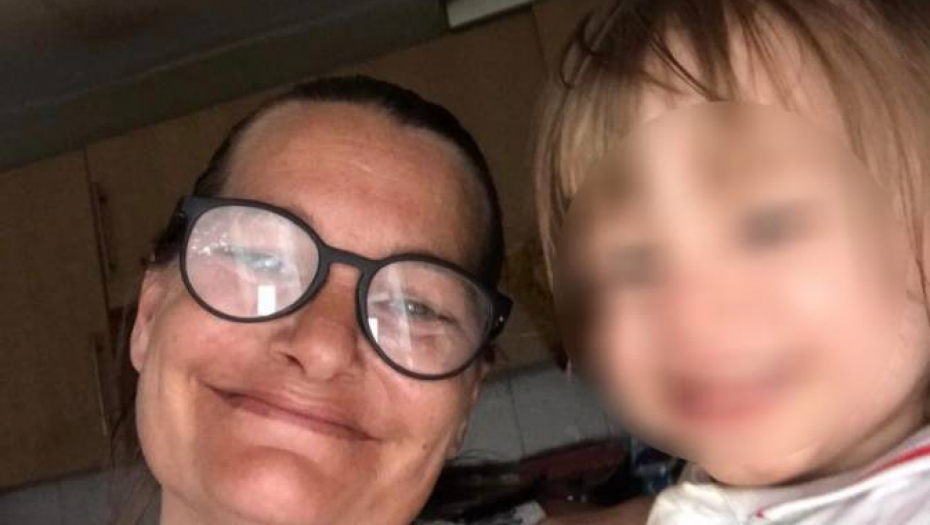 DEČAK (2) UMRO OD GLADI PORED MRTVOG OCA Oglasila se neutešna majka: Falilo je pet centimetara da dohvati hranu!