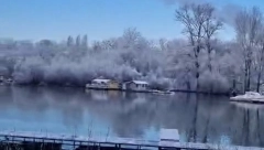 ŠKRIPI POD PATIKAMA Dok većina Beograđana spava ona je otišla da trči, i zabeležila nestvarne prizore pored reke (VIDEO)