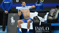 MALI DETALJI, A OGROMNA KOLEKCIJA Pogledajte šta krasi torbu Novaka Đokovića (FOTO)