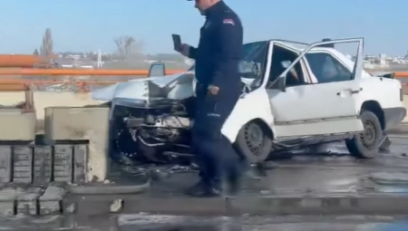 MUŠKARAC SLETEO SA PUTA I UDARIO U OGRADU Nesreća kod Gazele: Ima povređenih (VIDEO)