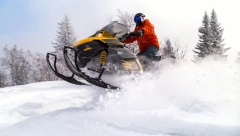 UŽAS NA ZIMOVANJU Pijan muškarac vozio motorne snage, pokosio dvoje dece