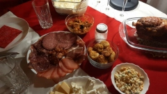 POSLE PRAZNIČNOG PREJEDANJA - KOD LEKARA! Da li ste znali da se u januaru obeležava čak devet verskih praznika?