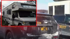 SEDAM GODINA ČUVAO TELO MRTVE SUPRUGE Policija pronašla užas u kamperu iza kuće: Iza svegga stoji morbidan dogovor supružnika (VIDEO)