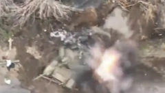 UKRAJINCI UNIŠTILI RUSKI PONOS Tenk gori kao baklja (VIDEO)