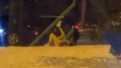 PESNIČENJE NA ZVEZDARI Momci izašli iz kola, pa se potukli (VIDEO)