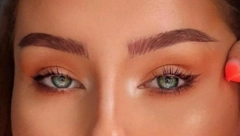 DA LI JE OVO ISTA OSOBA?! Ljudi balave na njene slike, a onda se pojavio snimak gde se vidi kako STVARNO izgleda (FOTO)