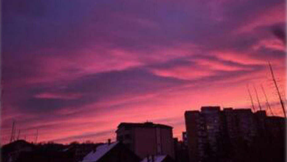 BEOGRAĐANI ZASULI INSTAGRAM SLIKAMA NEBA NAD GRADOM: Zašto je jutros bilo vatreno nebo nad Beogradom (FOTO)