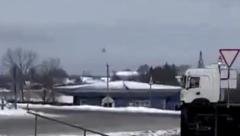 HEROJSKI PODVIG RUSKOG PILOTA Avion leteo pravo na selo, uspeo da preusmeri letelicu