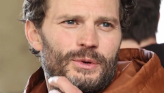 MOŽE DA IZAZOVE INFARKT Zvezda "50 nijansi sive" završila u bolnici zbog kontakta sa gusenicom!