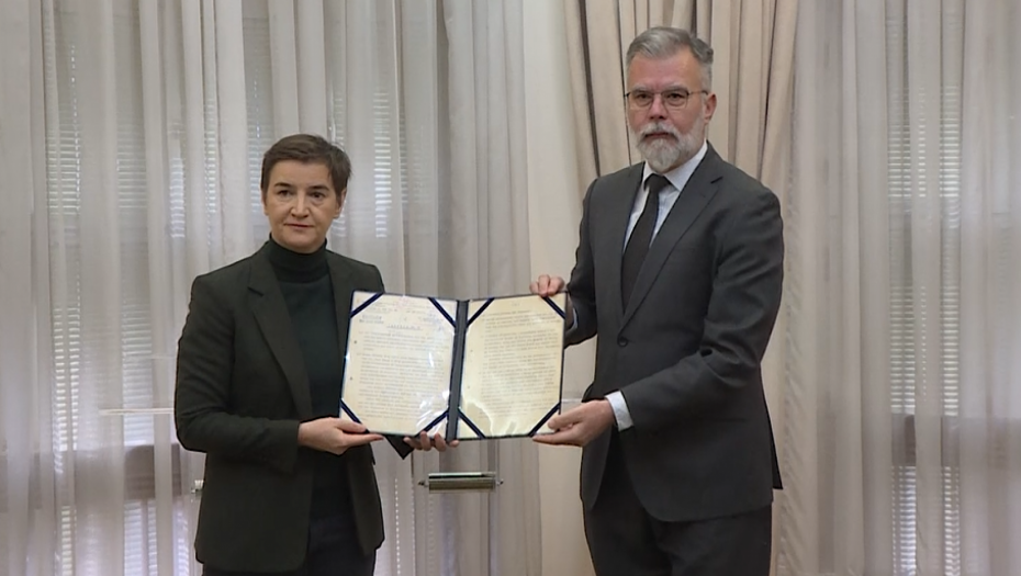 NEPROCENJIVO VREDAN DOKUMENT Izvršena primopredaja originala zloglasne Hitlerove Direktive br. 25 (FOTO)
