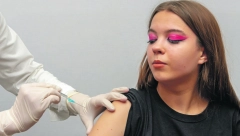 RODITELJI TINEJDŽERA OVO MORAJU DA ZNAJU Lekari složni: "Imamo način da spasimo živote, vakcinišite decu"