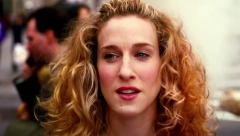 ČUVENA SUKNJA IZ ,, SEKSA I GRADA" PRODATA NA AUKCIJI U to vreme nije vredela više od 500 dinara, a sada košta kao suvo zlato!