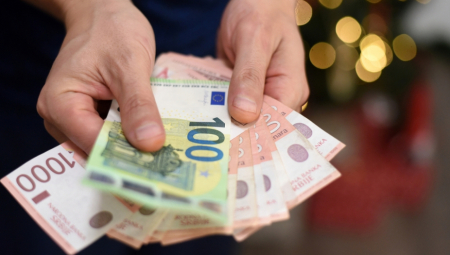 VAŽNA VEST AKO MENJATE EVRE Evo šta će nas uskoro čekati u menjačnicama