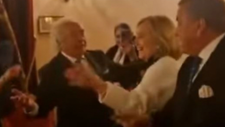 DA LI ĆE JOJ BIL OPROSTITI? Hilari Klinton pokušala da igra Makarenu (VIDEO)