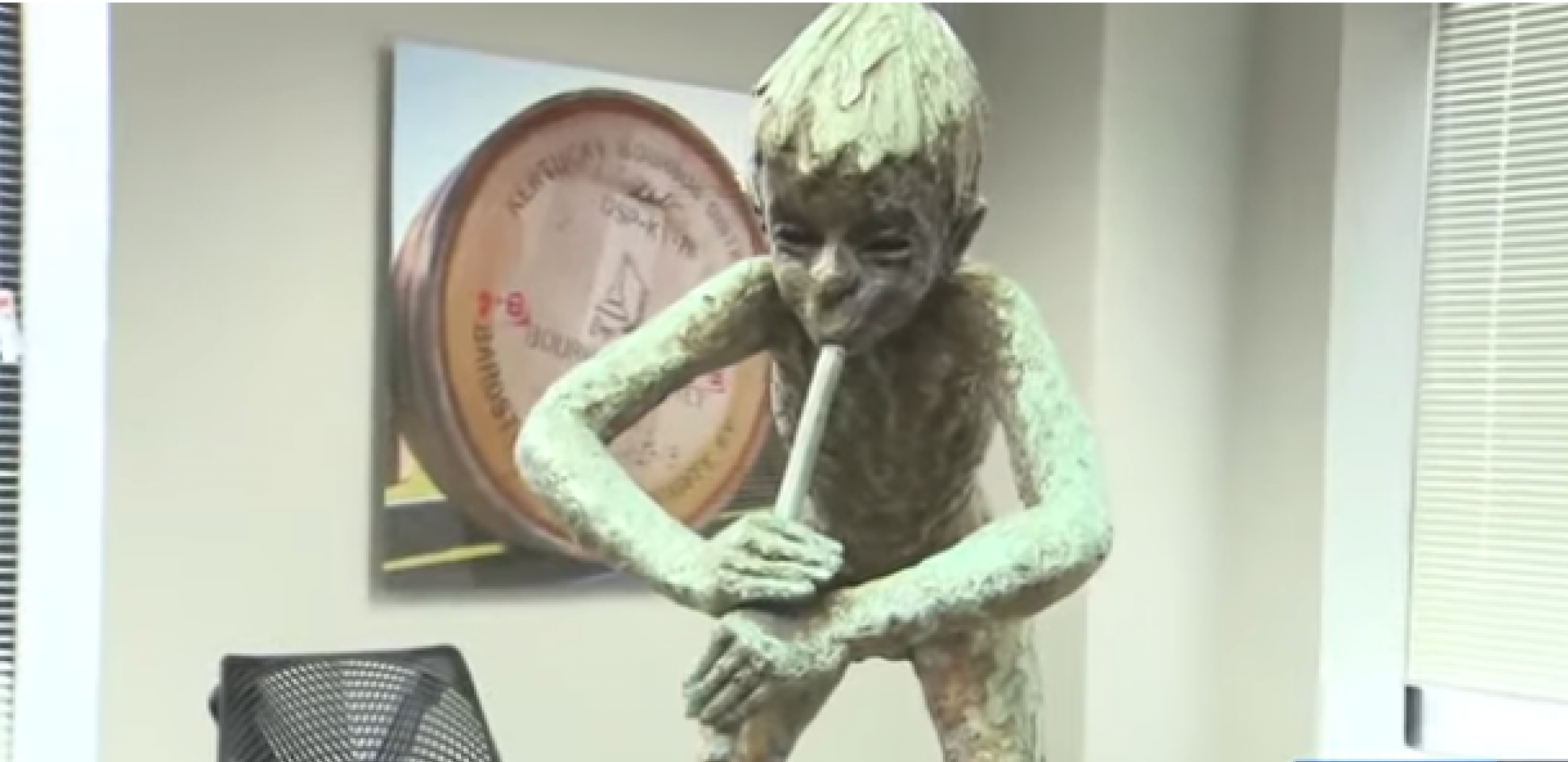SKORO 30 GODINA DEJVID JE DRŽAO OVO U DVORIŠTU: Jednog dana odlučio je da se raspita, evo šta je otkrio (VIDEO)