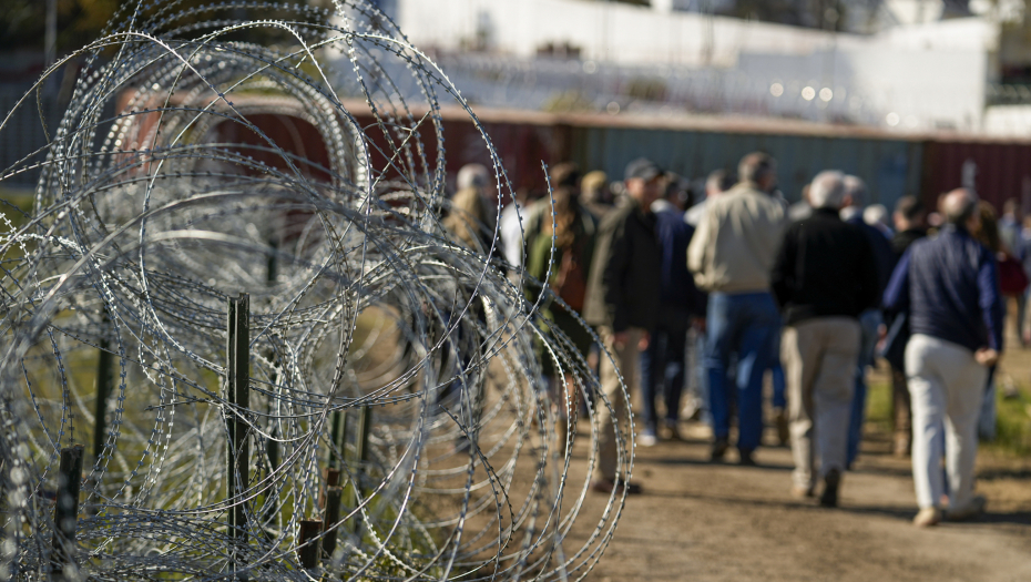 APELACIONI SUD BLOKIRAO ZAKON TEKSASA O MIGRACIJAMA Nekoliko sati pre Vrhovni sud SAD saopštio: Mera, poznata kao SB4, mogla bi da stupi na snagu