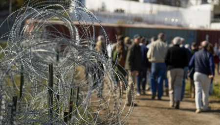 APELACIONI SUD BLOKIRAO ZAKON TEKSASA O MIGRACIJAMA Nekoliko sati pre Vrhovni sud SAD saopštio: Mera, poznata kao SB4, mogla bi da stupi na snagu