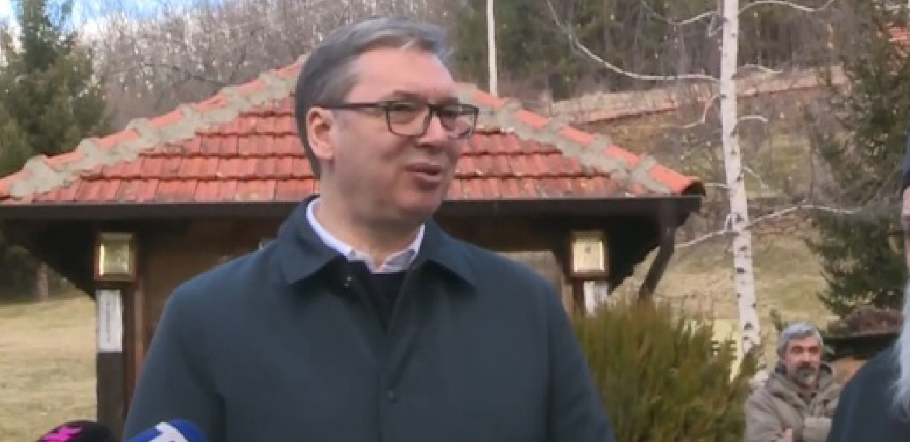 "SRBI NEMAJU PRAVO NI DA ŽIVE, NI DA PEVAJU, ALI ONI IMAJU PRAVO DA NAMA SOLE PAMET" Vučić: Pridružiću se pevanju pesme "Veseli se srpski rode"