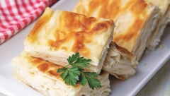 HRSKAVA GIBANICA SA SIROM Omiljena srpska pita po receptu glumice i manekenke Nine Seničar