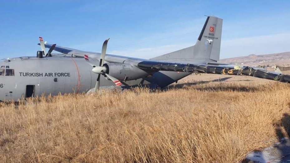 DRAMATIČNO U TURSKOJ Srušio se vojni avion (VIDEO)